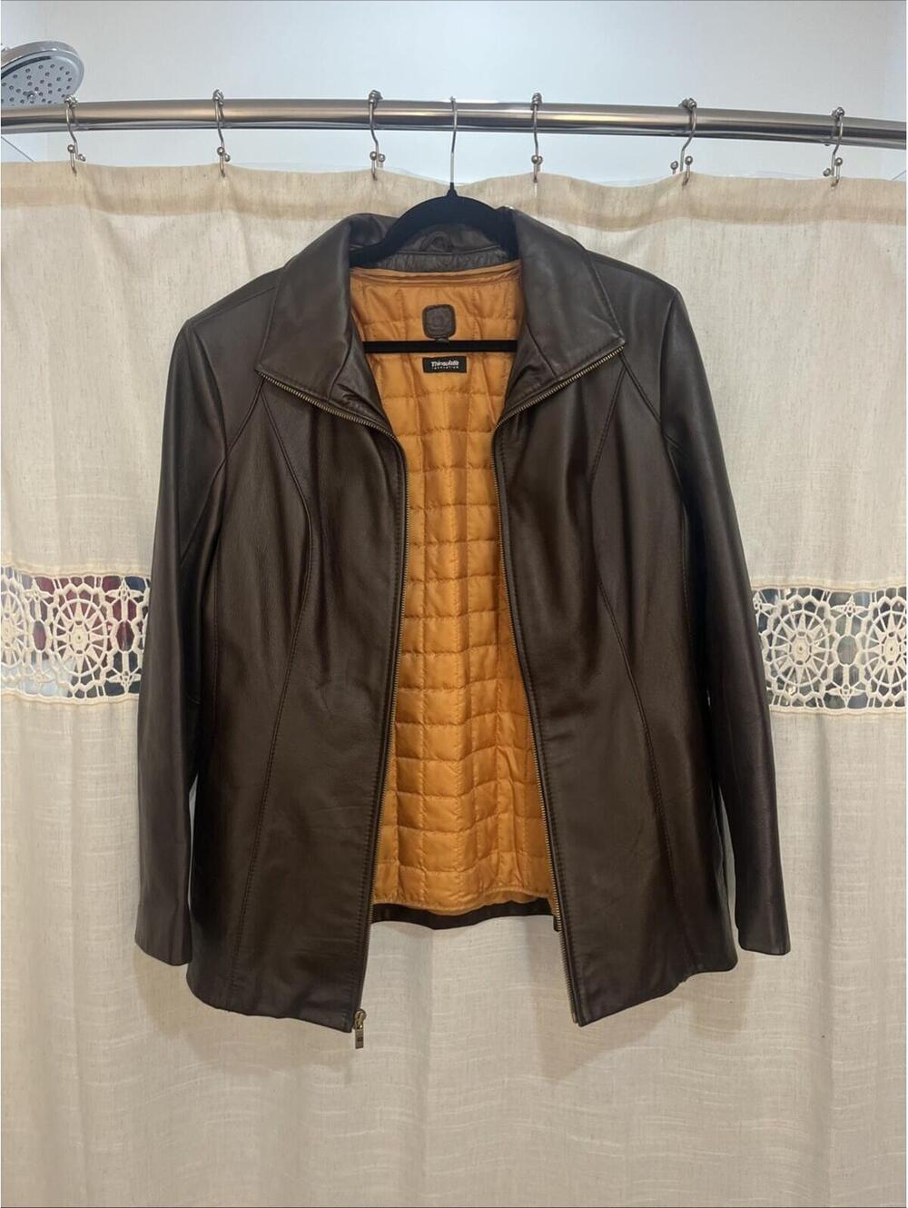 Wilsons Leather Women's Jacket – Size XL– 100% Leather 3M Thinsulate Lining